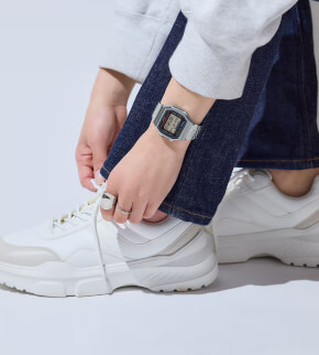 Hodinky Casio ABL-100WE-1AEF s krokomerom a Bluetooth